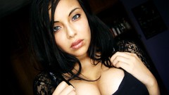 Woman blue eyes brunettes