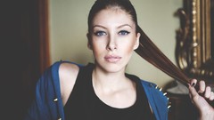 Woman blue eyes brunettes