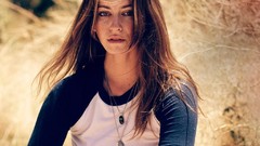 Woman blue eyes brunettes