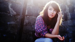 Woman blue eyes brunettes