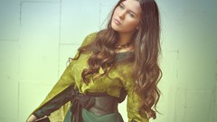 Woman blue eyes brunettes Tyrell