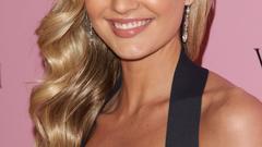 Woman blue eyes candice