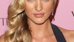 Woman blue eyes candice