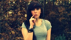 Woman bracelets brunettes