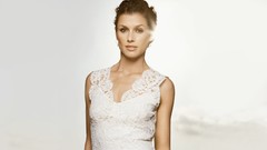 Woman Bridget Moynahan