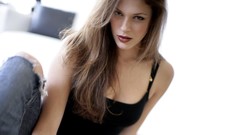 Woman brunettes amanda righetti