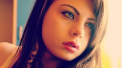 Woman brunettes laura