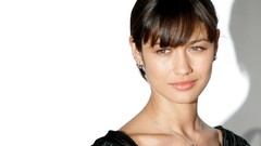 Woman brunettes olga kurylenko