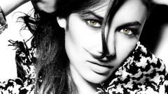 Woman brunettes olga kurylenko