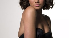 Woman brunettes olga kurylenko