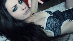 Woman brunettes piercings Lolina Green