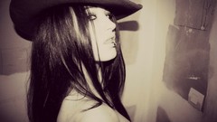 Woman brunettes piercings Lolina Green