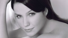 Woman brunettes sophia bush