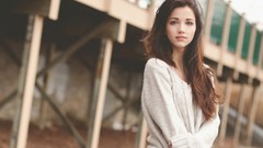 Woman brunettes teen