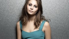 Woman brunettes willa holland
