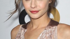 Woman brunettes willa holland