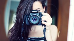 Woman Cameras brunettes