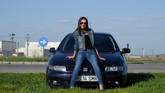 Woman cars outdoors brunettes