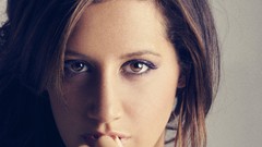 Woman Celebrity Actress ashley tisdale brunettes singers