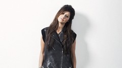 Woman Celebrity Actress ashley tisdale brunettes singers