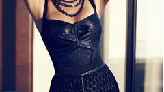 Woman Celebrity Actress blake lively black dress