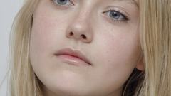 Woman Celebrity Actress blondes Dakota Fanning