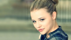 Woman Celebrity Actress chloe moretz