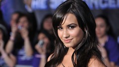 Woman Celebrity Actress demi lovato black hair