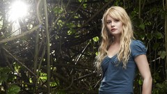Woman Celebrity Actress Emilie de Ravin