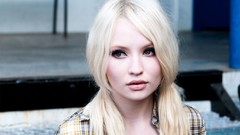 Woman Celebrity Actress emily browning