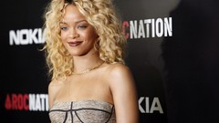 Woman Celebrity Actress rihanna blondes singers
