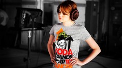 Woman Celebrity Actress t-shirts emma stone redheads yoda Leia 