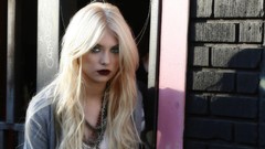 Woman Celebrity Actress taylor momsen