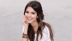 Woman Celebrity Actress victoria justice brunettes singers