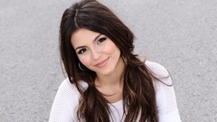 Woman Celebrity Actress victoria justice brunettes singers