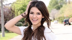 Woman Celebrity Actress victoria justice brunettes singers