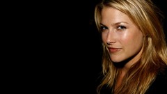 Woman Celebrity Ali Larter faces Actress blondes