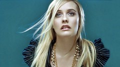 Woman Celebrity Alicia Silverstone faces Actress blondes