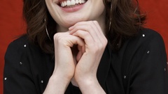 Woman Celebrity anne hathaway