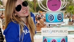 Woman Celebrity Avril Lavigne