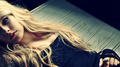 Woman Celebrity Avril Lavigne blondes singers lying down 