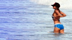 Woman Celebrity Avril Lavigne singers