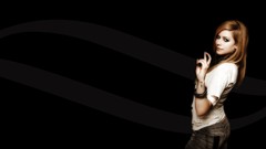 Woman Celebrity Avril Lavigne singers