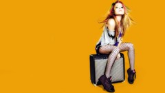 Woman Celebrity Avril Lavigne singers