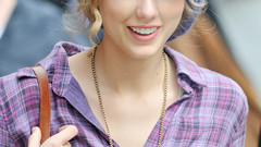 Woman Celebrity blondes taylor swift open mouth