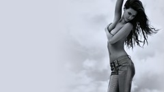 Woman Celebrity boobs bar refaeli