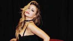 Woman Celebrity Carmen Electra blondes blue eyes cleavage