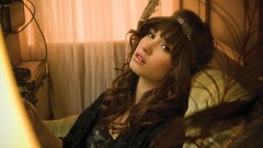 Woman Celebrity demi lovato