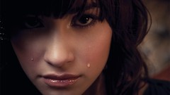 Woman Celebrity demi lovato