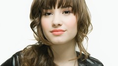 Woman Celebrity demi lovato